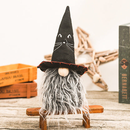 Gnome de chapeau de cape d'Halloween